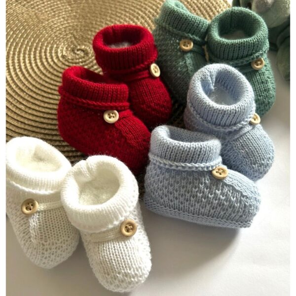 Sapatinhos de Tricô Liso para Bebê 0 a 3 Meses várias Cores